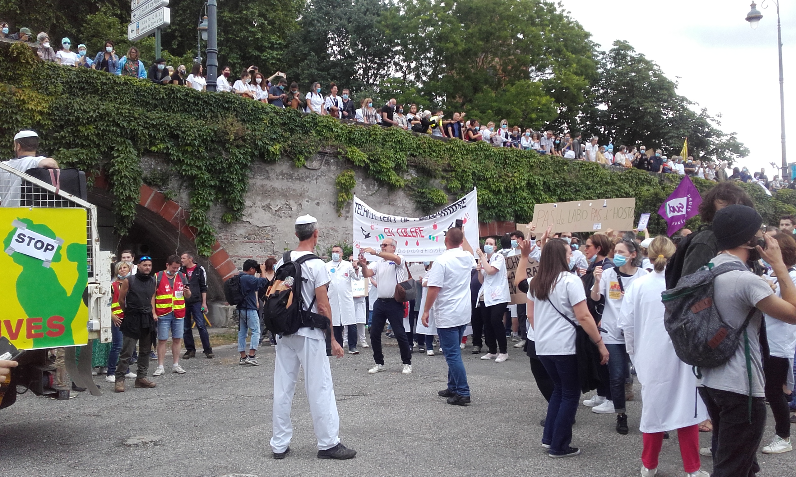 Colère noire pour les blouses blanches – communiqué de la fédération sud santé sociaux